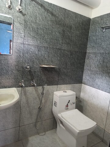 Bathroom in 6+ BHK Apartment at Murinjapalam – for Sale