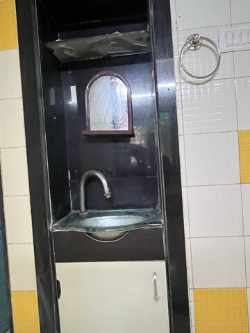 Bathroom in 1 BHK Apartment at Savita Enclave, Sector 10 – for Rent