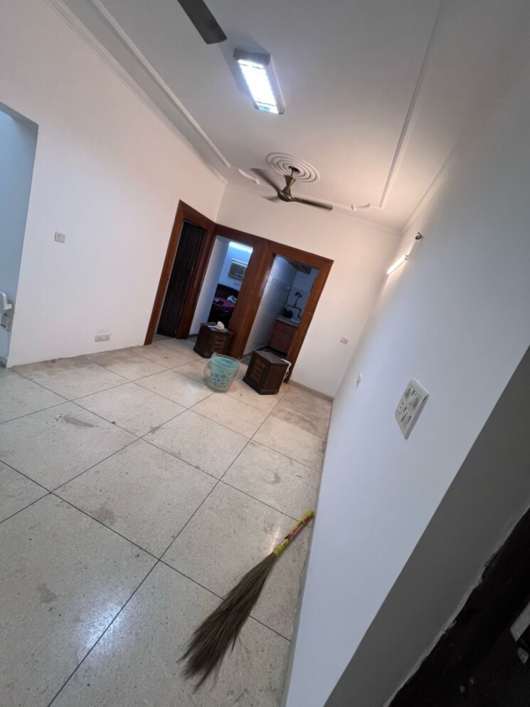 undefined, sector 33 2 Bedroom 800 Sq.Ft. Apartment In Sector 33 Noida 8363723