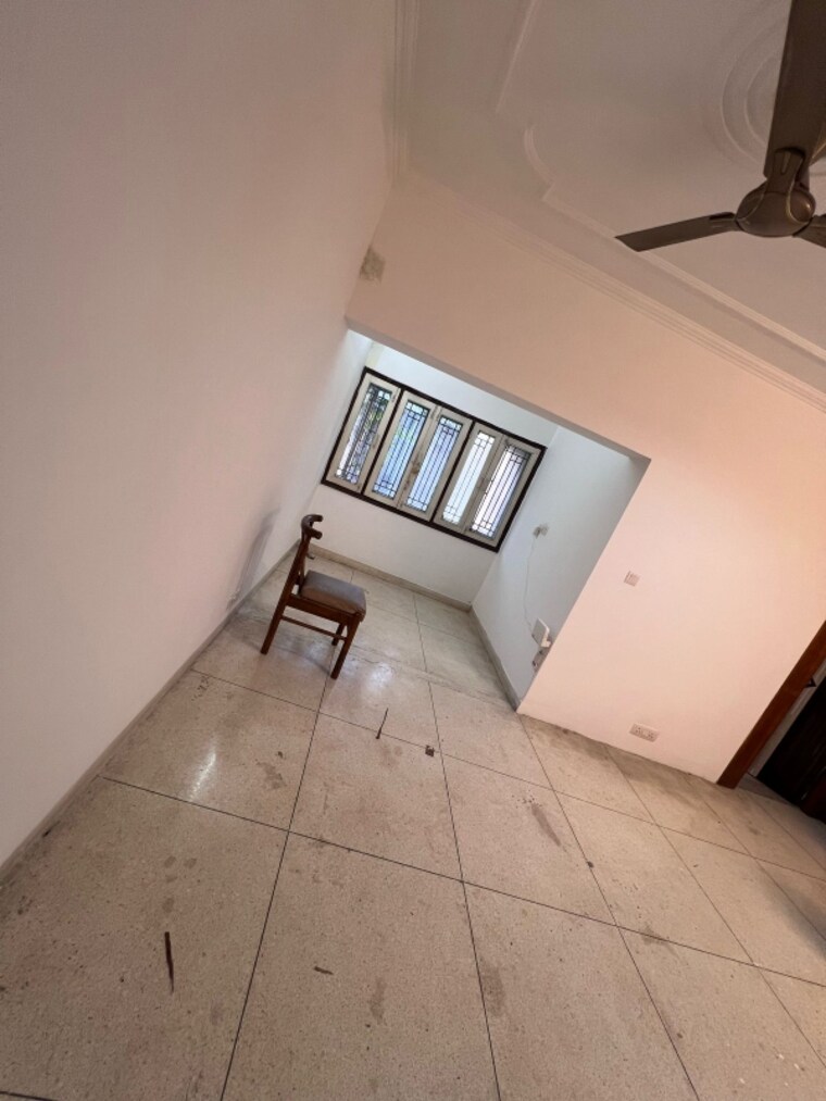 Other, sector 33 2 Bedroom 800 Sq.Ft. Apartment In Sector 33 Noida 8363723