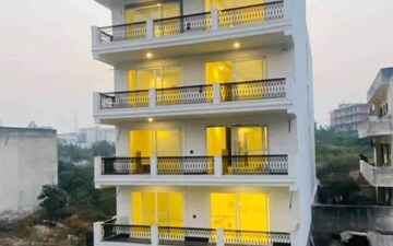 3 BHK Builder Floor For Sale in Sector 65