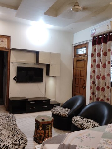 Living Room in 2 BHK Independent House at Gomti Nagar – for Rent