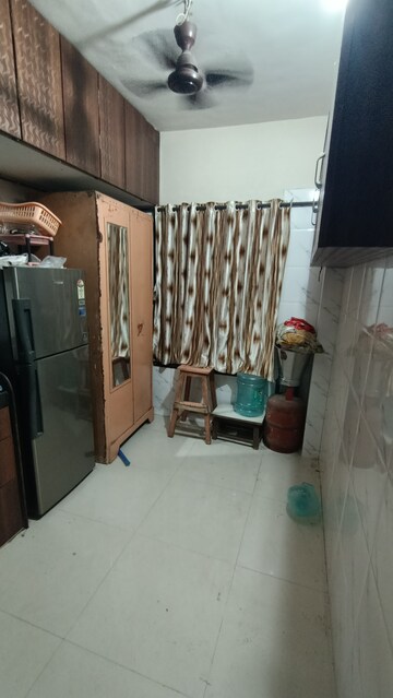 Master Bedroom in 1 RK Apartment at Maitri Murti Apartment, Santacruz East – for Rent