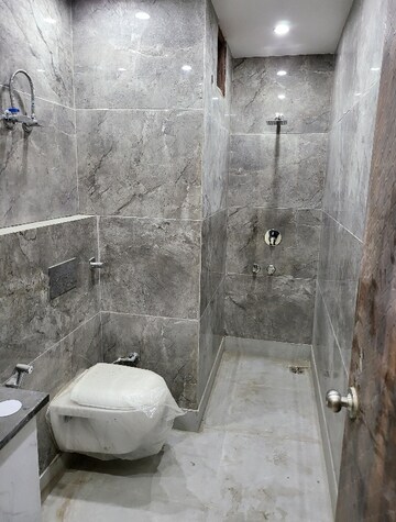 Master Bedroom in 3 BHK Builder Floor at Ramesh Nagar – for Sale