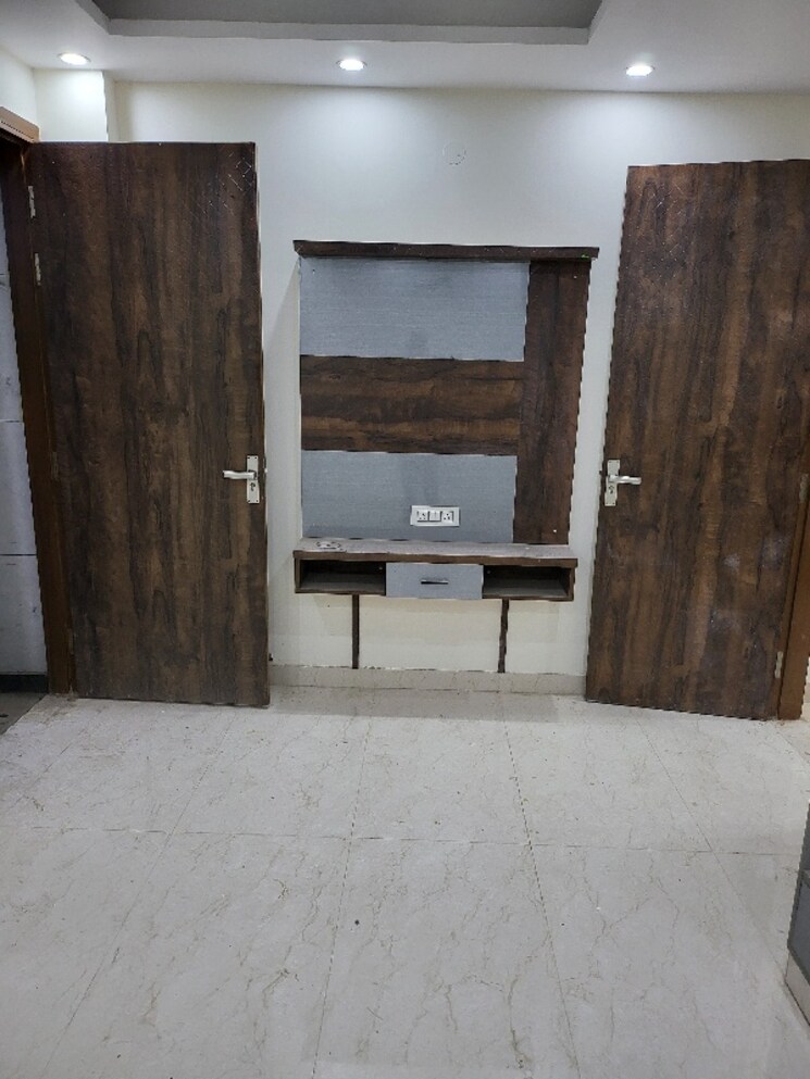 Room, ramesh nagar 3 Bedroom 1000 Sq.Ft. Builder Floor In Ramesh Nagar Delhi 8363864