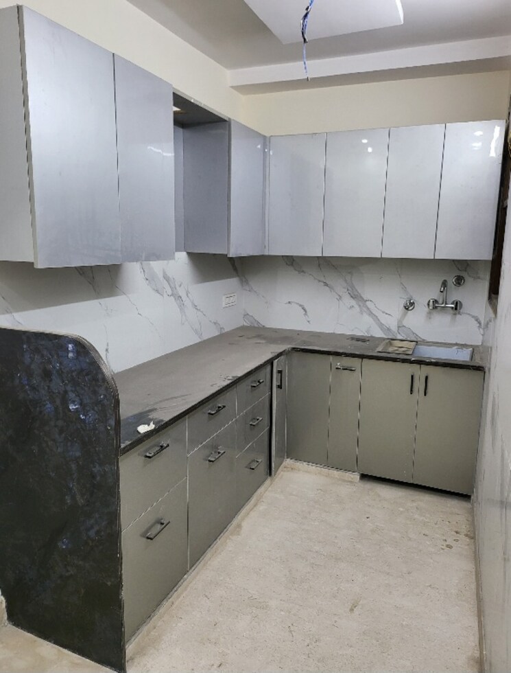 Kitchen, ramesh nagar 3 Bedroom 1000 Sq.Ft. Builder Floor In Ramesh Nagar Delhi 8363864