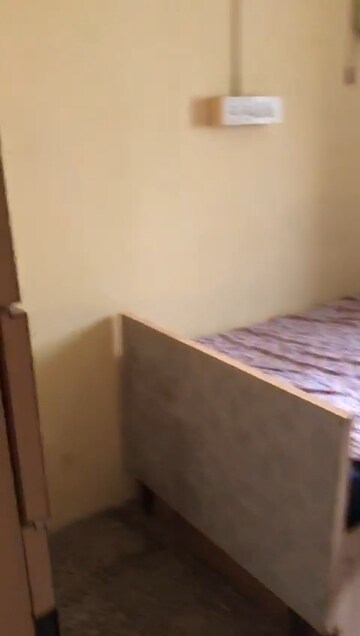 Bedroom in 1.5 BHK Apartment at Andheri East – for Rent