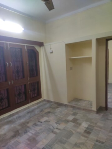 Room in 2.5 BHK Independent House at Aliganj – for Rent