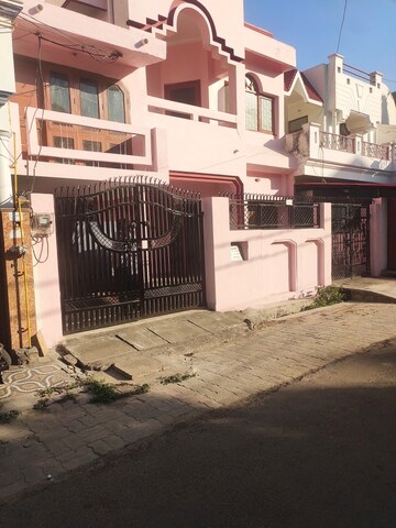 2.5 BHK Independent House For Rent in Aliganj