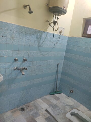 Bathroom in 2.5 BHK Independent House at Aliganj – for Rent