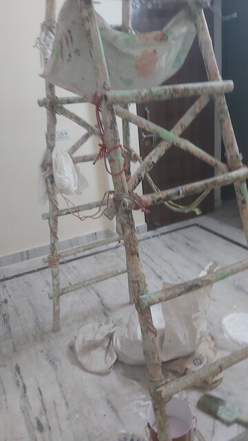 Staircase in 1.5 BHK Builder Floor at Mayur Vihar – for Rent