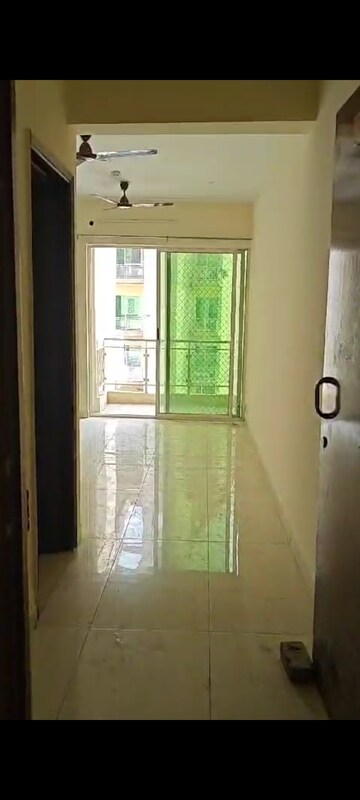 Room in 3 BHK Apartment at Gaur Saundaryam, Tech Zone 4 Greater Noida – for Rent