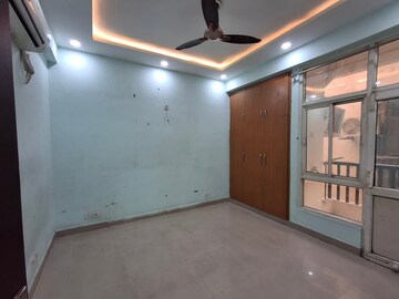 Room in 3.5 BHK Villa at AKJ Novel Valley, Sector 16b Greater Noida – for Rent
