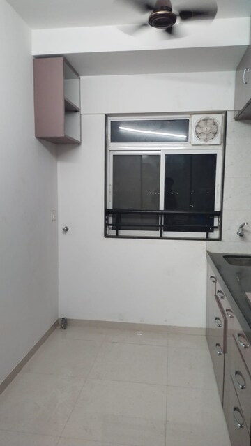 Room in 1.5 BHK Apartment at MICL Aaradhya One Park, Ghatkopar East – for Rent