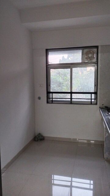 Room in 1.5 BHK Apartment at MICL Aaradhya Nine, Ghatkopar East – for Rent