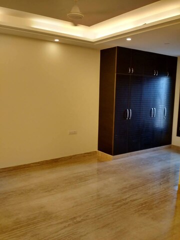 Room in 3 BHK Builder Floor at Pitampura – for Rent