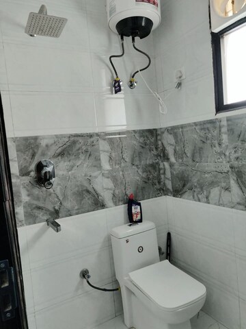 Bathroom in 3 BHK Builder Floor at Pitampura – for Rent