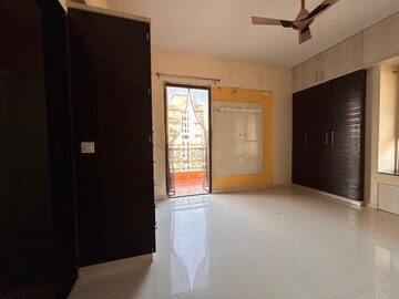 Room in 3 BHK Apartment at Kool Homes Signature, Undri – for Rent