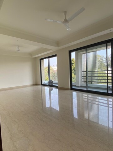 Room in 3 BHK Builder Floor at Jor Bagh – for Sale