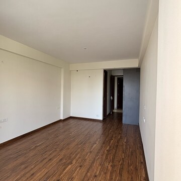Room in 3.5 BHK Apartment at Allwin El Spazia, Nagla Road – for Rent