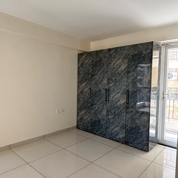 Room in 3.5 BHK Apartment at Allwin El Spazia, Nagla Road – for Rent