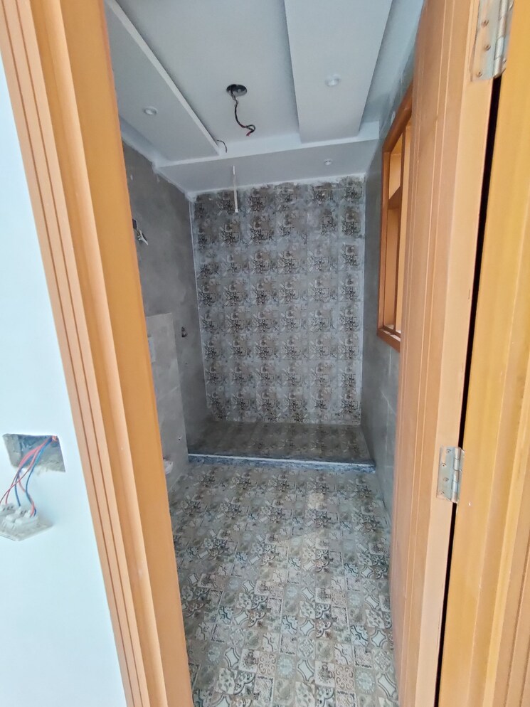 Bathroom, vasant kunj 3 Bedroom 2500 Sq.Ft. Apartment In Vasant Kunj Delhi 8364208