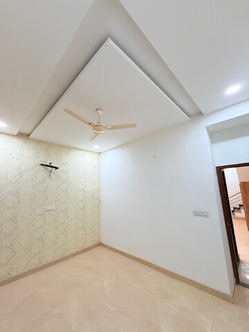 Room in 3 BHK Villa at Mansarovar Extension – for Sale
