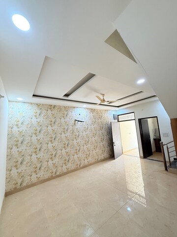 Room in 3 BHK Villa at Mansarovar Extension – for Sale
