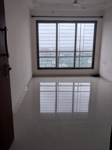 Room in 2 BHK Apartment at Vishesh Balaji Symphony, New Panvel – for Rent