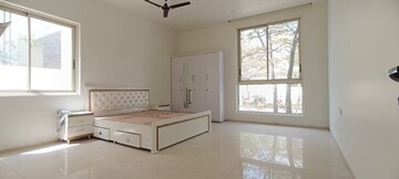 Room in 4 BHK Villa at Gold Fish Zresta, Kokapet – for Rent