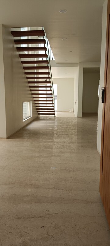 Room in 4 BHK Villa at Gold Fish Zresta, Kokapet – for Rent