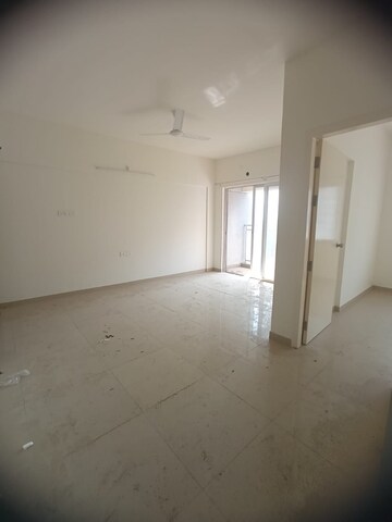 Room in 3 BHK Apartment at Godrej Greens, Undri – for Rent