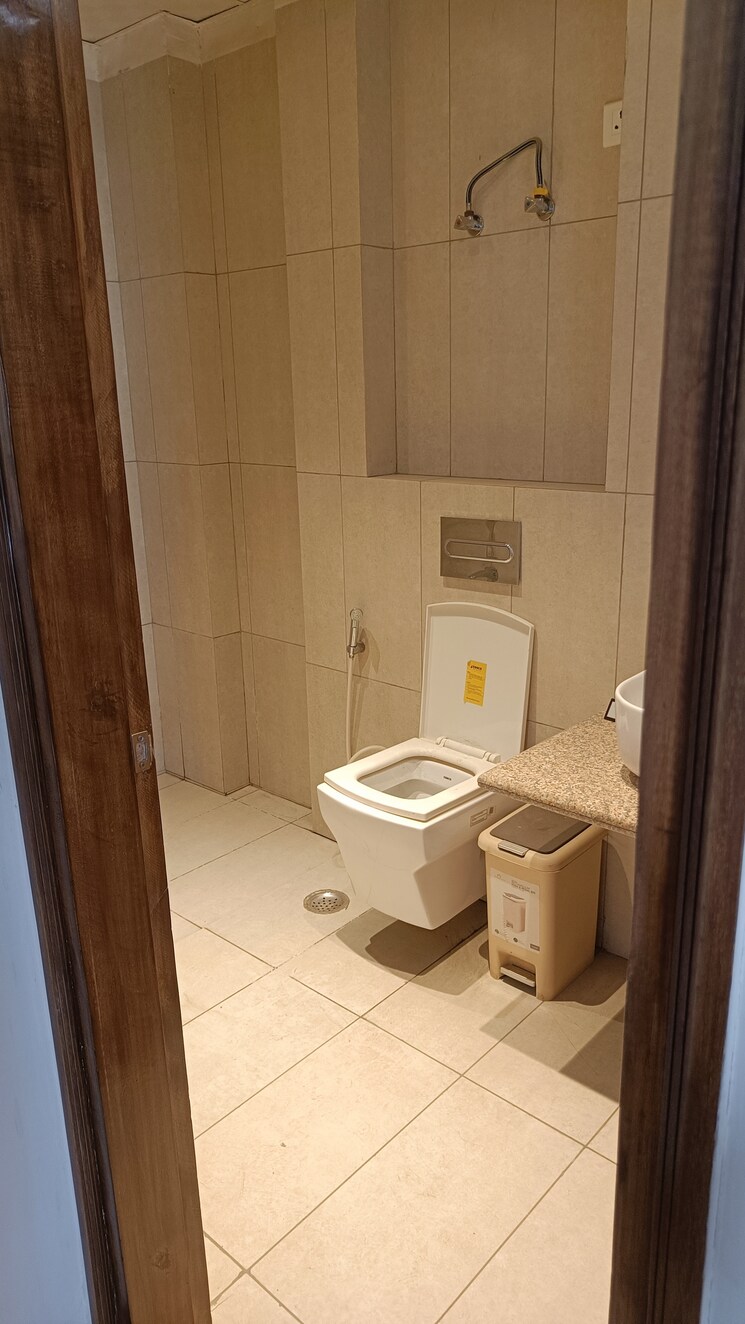 Bathroom, ss-linden 4 Bedroom 2741 Sq.Ft. Apartment In Sector 84 Gurgaon 8364267