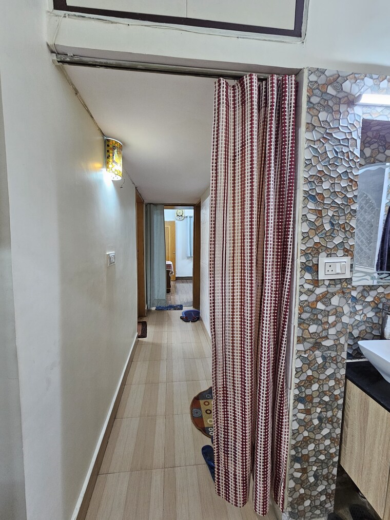 undefined, vikas puri 2.5 Bedroom 120 Sq.Yd. Apartment In Vikas Puri Delhi 8364288