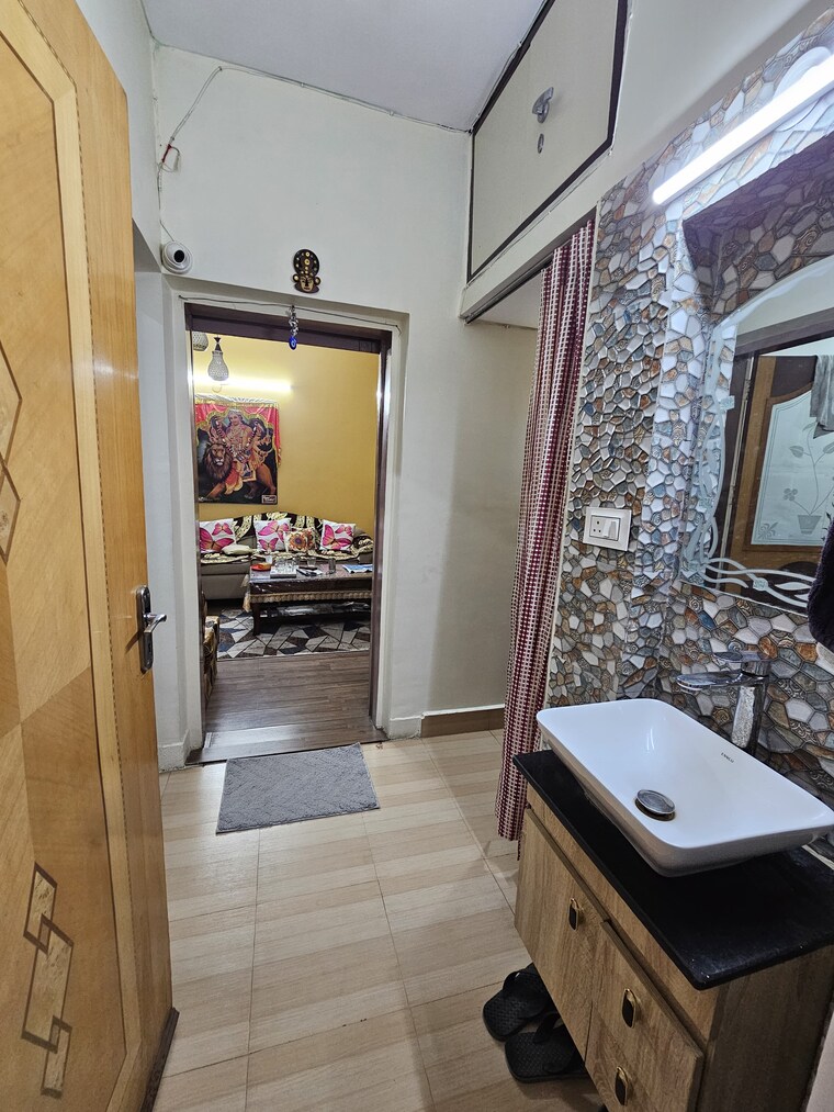 Other, vikas puri 2.5 Bedroom 120 Sq.Yd. Apartment In Vikas Puri Delhi 8364288