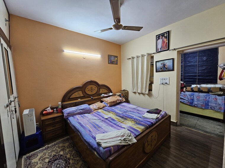 Bedroom, vikas puri 2.5 Bedroom 120 Sq.Yd. Apartment In Vikas Puri Delhi 8364288