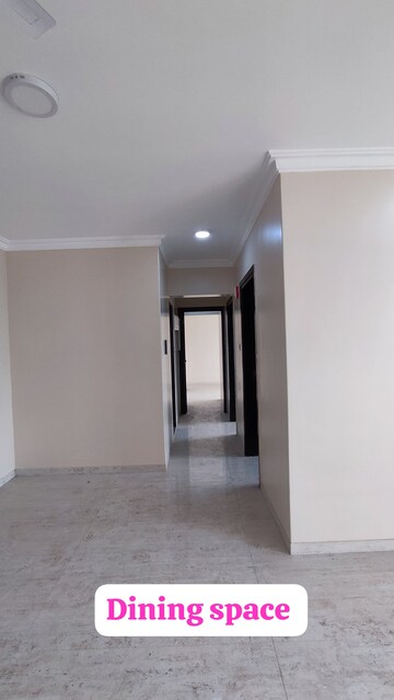 Room in 2 BHK Apartment at Platinum Life, Andheri West – for Rent