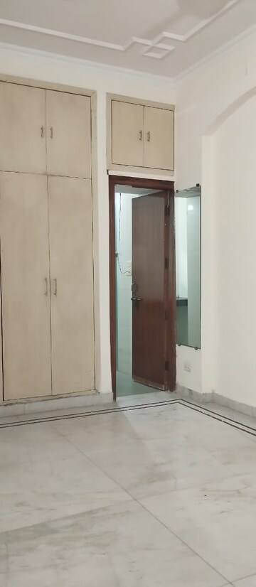 Building Lobby in 4 BHK Villa at Sector 41 – for Sale