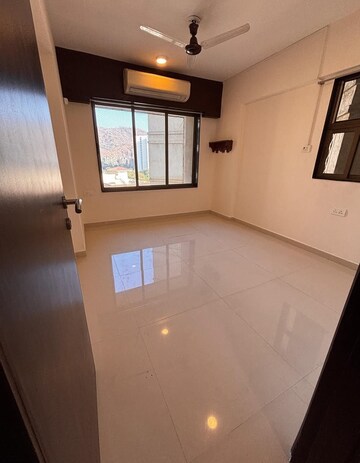 Room in 2 BHK Apartment at Lake Home, Powai – for Rent
