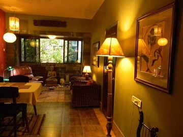 Living Room in 6+ BHK Villa at Prince Anwar Shah Road – for Sale