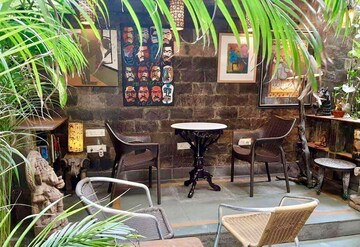 6+ BHK Villa – Exterior View View at Prince Anwar Shah Road - for Sale