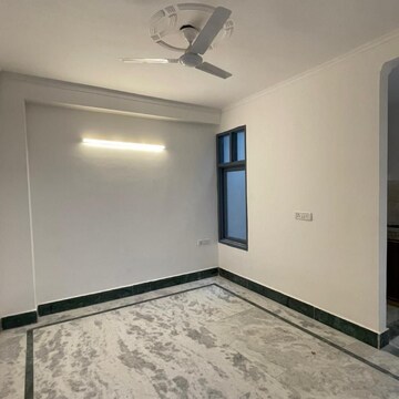 Room in 1 BHK Builder Floor at Saket – for Rent