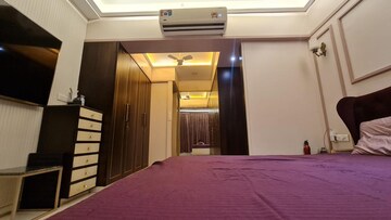 Room in 3 BHK Apartment at Deepa CHS Aundh, Aundh – for Rent