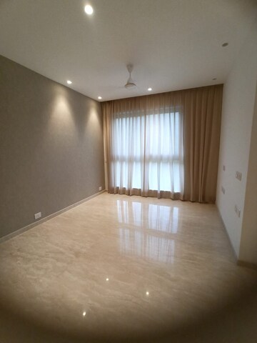 Room in 2 BHK Apartment at Hiranandani Highland, Powai – for Rent