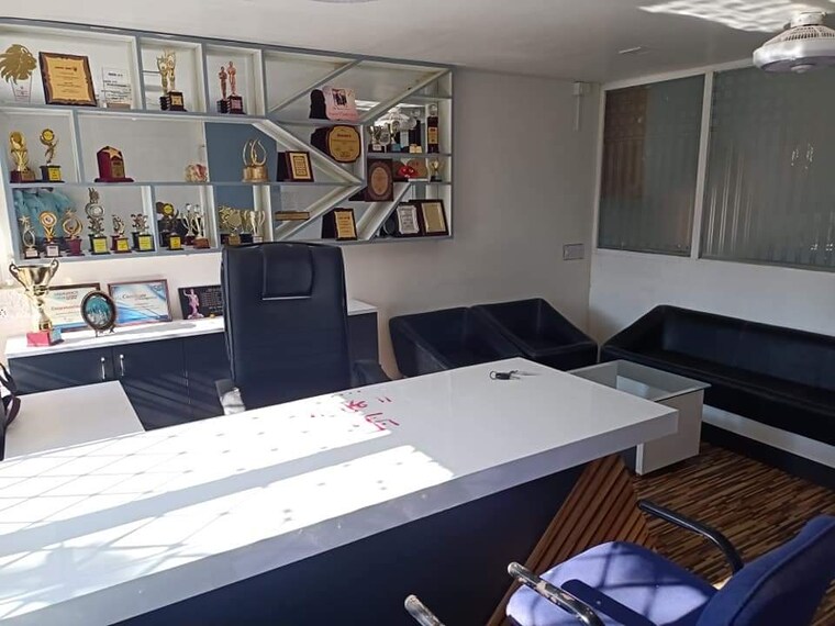 Team Area, manjalpur Commercial Office Space 1800 Sq.Ft. In Manjalpur Vadodara 8364528