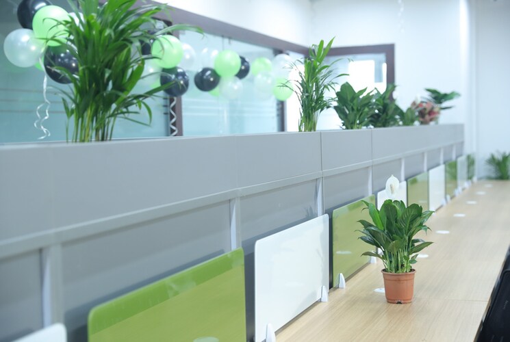 Balcony, sector 63 Commercial Office Space 5500 Sq.Ft. In Sector 63 Noida 8364577