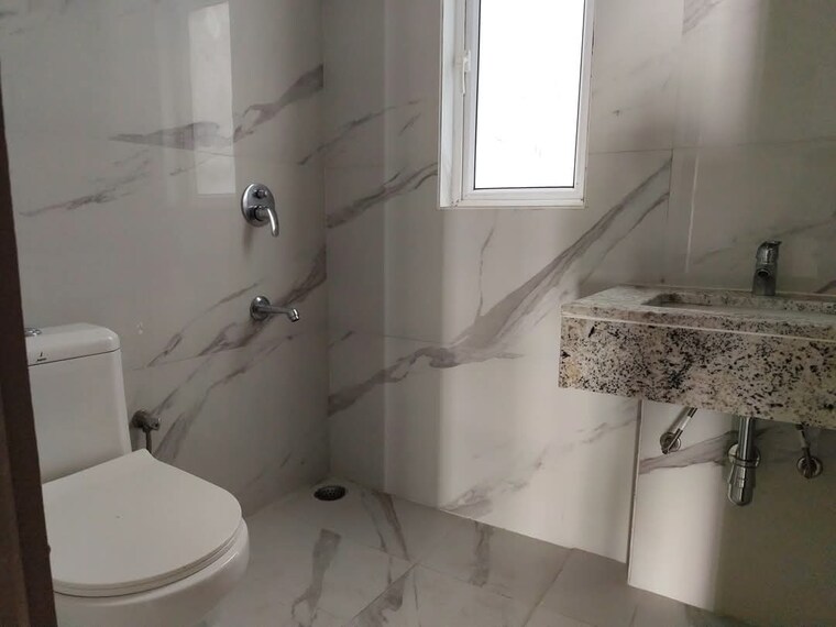 Master Bedroom, smart-world-gems 3.5 Bedroom 1494 Sq.Ft. Apartment In Sector 89 Gurgaon 8364590