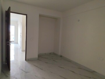 Room in 3.5 BHK Apartment at Smart World Gems, Sector 89 – for Sale