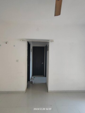 Room in 1 BHK Apartment at Janem Harsh Niketan, Dahisar East – for Rent