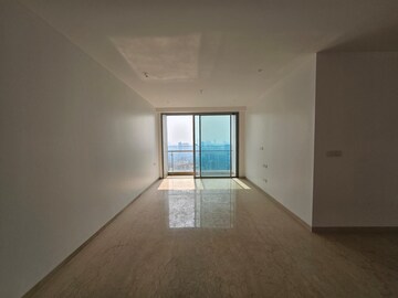 Room in 2 BHK Apartment at Bhatia Esspee Towers, Borivali East – for Rent